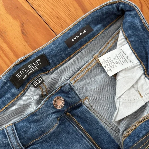 Judy Blue Super Flare Fit Jeans Raw Hem Womens 5/27 - Picture 8 of 10